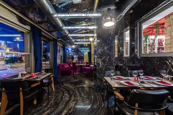 رستوران The Peak Hotel